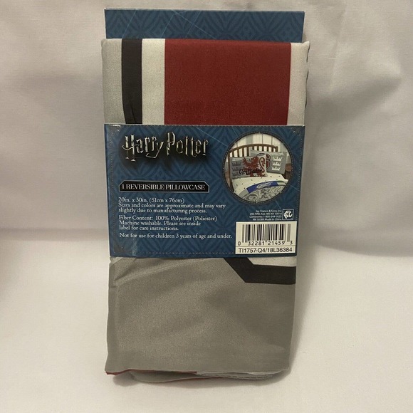 **Brand New** Harry Potter Gryffindor Reversible Pillowcase Red and Gray (One) - Picture 5 of 8
